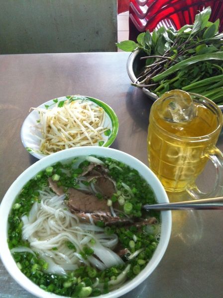 Iste' och nudelsoppa i Vietnam