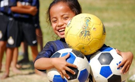 volontärresa-kambodja-fotboll